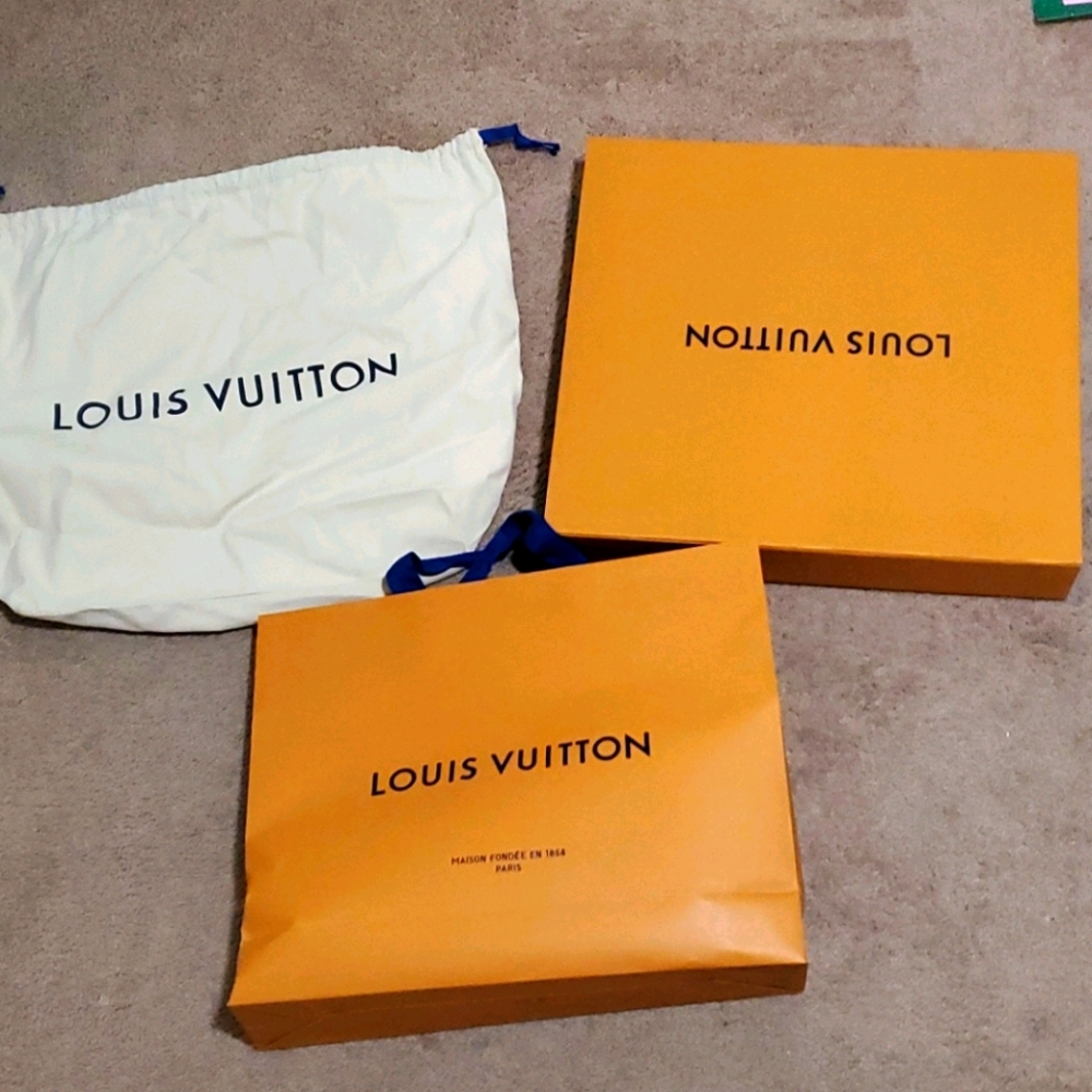 Louis Vuitton authentic empty collapsing box